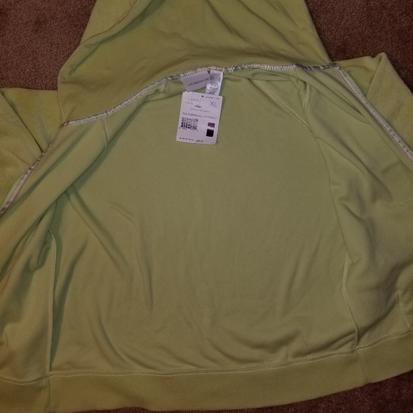 Brand new with tags Liz Claiborne velour jacket - Picture 6 of 7